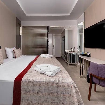 Alegria & (adults Only) 5* Side